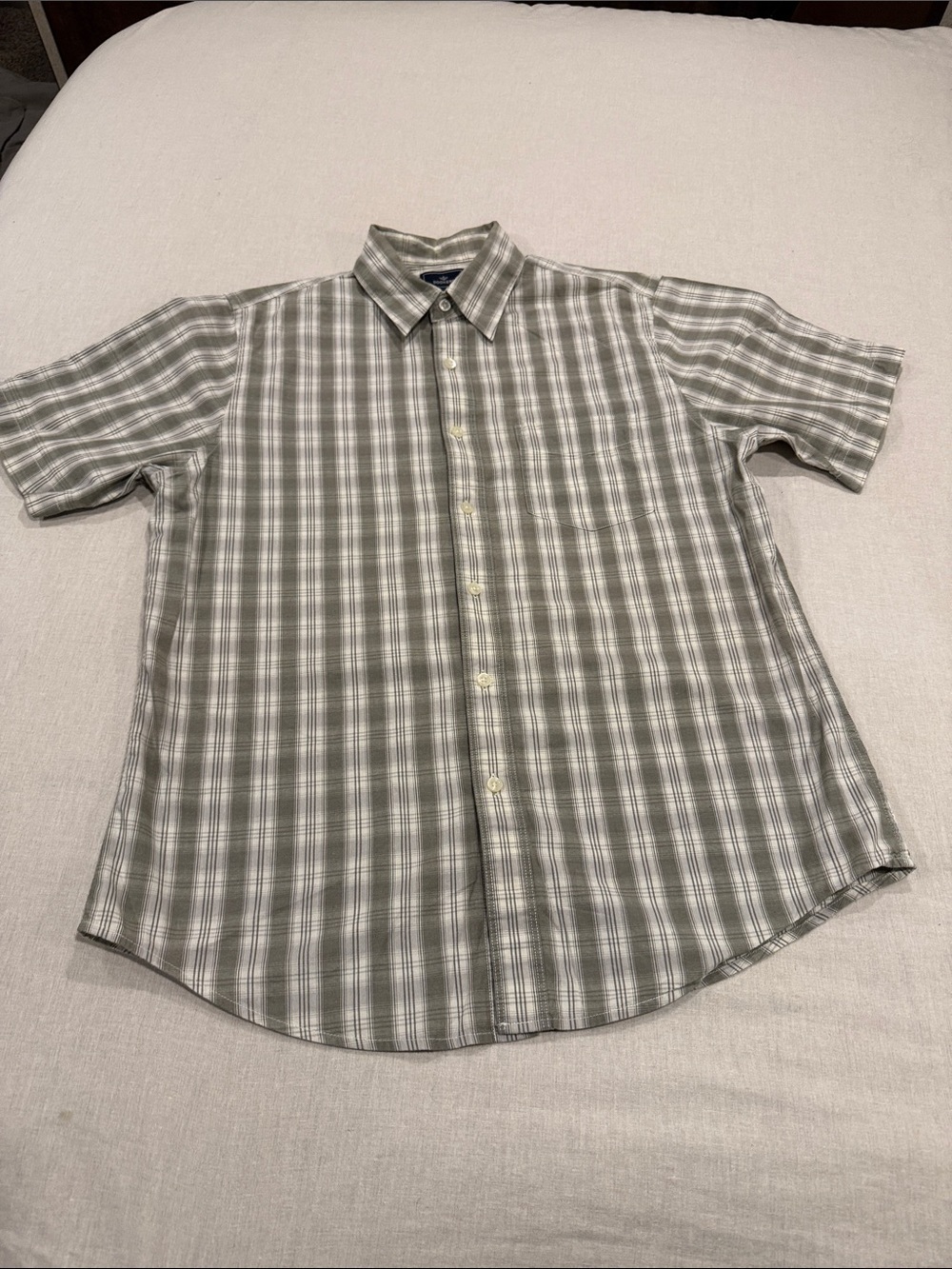 Dockers Men's Short-Sleeve Plaid Button-Down Shirt - Olive & White